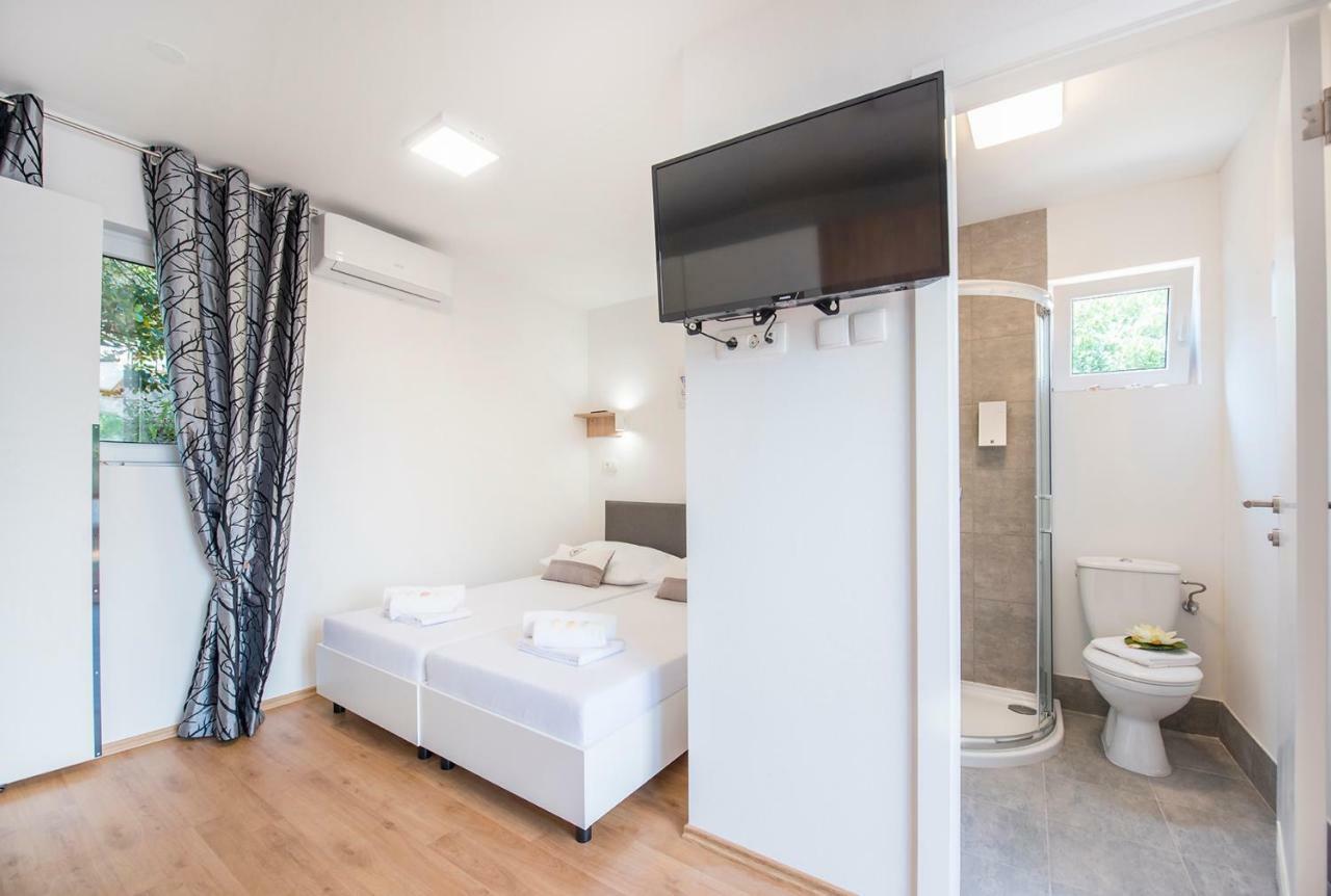 Mediteran Travel Mobile Homes Trogir - Ciovo Arbanija エクステリア 写真