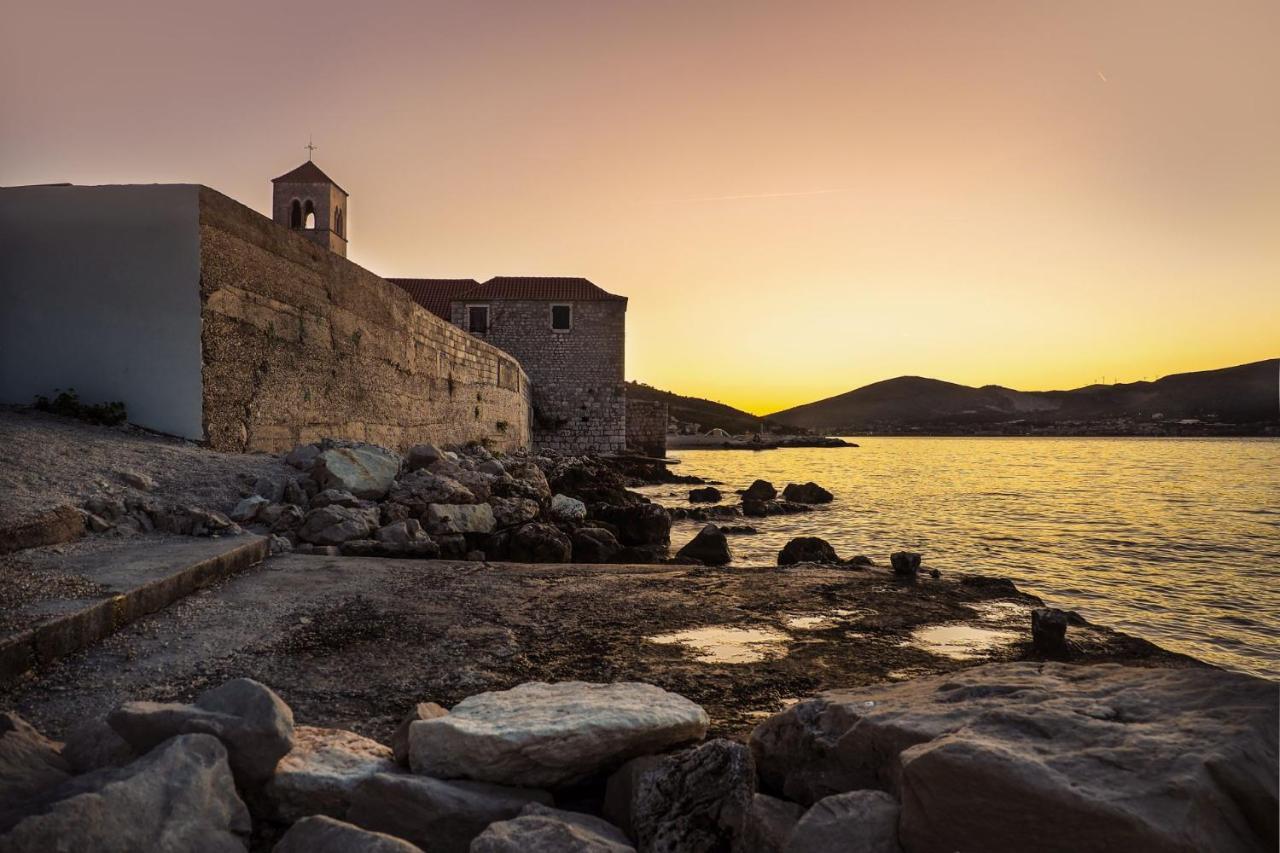 Mediteran Travel Mobile Homes Trogir - Ciovo Arbanija エクステリア 写真